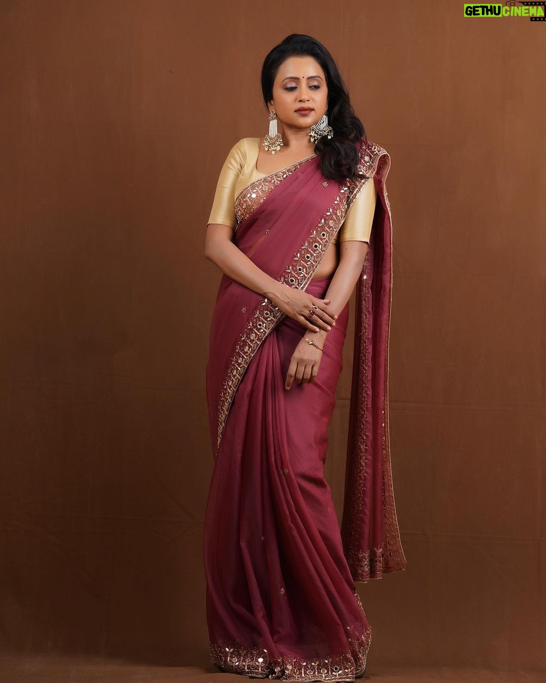 Suma Kanakala Instagram - Your potential is limitless; believe it, achieve it. Styled by @stylebyannapurna Style Team @i.deekshasetti Collaboration with Outfit @weararca Jewellery @fashioncurvee Makeup @emraanartistry Hair @koduruamarnath Photography @valmikiramuphotography #sumakanakala #suma #anchorsuma #anchorsumakanakala #wednesdaywisdom #wednesday