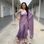 Suma Kanakala Instagram - Happiness is seeing Life for what it is, in all the little moments🤩💜 . styled by @stylebyannapurna @I.deekshasetti Wearing: @varahi_artstudio Jewellery: @the_velvetfly_ Makeup @madhu_derangula Hair @koduruamarnath #sumakanakala #anchorsuma #anchorsumakanakala #kanakalasuma #trending #Viral