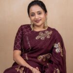 Suma Kanakala Instagram - Life is too short to spend it at war with yourself😊 . styled by @stylebyannapurna Wearing @kanakadharadesigns Jewellery @alluringaccessories.a2 Photography @valmikiramuphotography #sumakanakala #anchorsuma #anchorsumakanakala #kanakalasuma