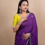 Suma Kanakala Instagram - It is not about what is out there, it’s about what is within YOU..👑💜✨ . styled by @stylebyannapurna Wearing : @maramsclothing_official Jewellery: @fashioncurvee Makeup @emraanartistry Hair @koduruamarnath Photography @valmikiramuphotography #sumakanakala #anchorsuma #anchorsumakanakala #kanakalasuma #photography
