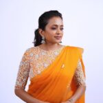 Suma Kanakala Instagram - 🧡 Styled by @stylebyannapurna Collaboration with Outfit @sricouture Jewellery @tantra.brassjewellery Makeup @emraanartistry Hair @koduruamarnath Photography @valmikiramuphotography #sumakanakala #anchorsuma #anchorsumakanakala #kanakalasuma #sunday