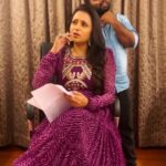 Suma Kanakala Instagram - Me Vs My Brain, in a Busy Schedule🧠😂 @mahendar_5 . #Suma #Anchorsuma #sumakanakala #Anchorsuma #comedy #funnyreels #trendingreels #viralvideos #trending