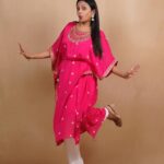 Suma Kanakala Instagram - Happiness is the best makeup..💞✨😍 . styled by @stylebyannapurna Wearing : @vrb_collections Jewellery: @thedazzlevogue Hair @koduruamarnath Photography @valmikiramuphotography #sumakanakala #anchorsuma #anchorsumakanakala #kanakalasuma