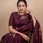 Suma Kanakala Instagram - Life is too short to spend it at war with yourself😊 . styled by @stylebyannapurna Wearing @kanakadharadesigns Jewellery @alluringaccessories.a2 Photography @valmikiramuphotography #sumakanakala #anchorsuma #anchorsumakanakala #kanakalasuma