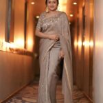 Suma Kanakala Instagram - Radiate positivity through out the day and you feel Everyday is Beautiful..🧡🤎 . styled by @stylebyannapurna Collaboration with Outfit @anushareddy.couture Jewellery @alluringaccessories.a2 Makeup @madhu_derangula Hair @koduruamarnath Photography @miracle_art_studio7 #sumakanakala #anchorsuma #anchorsumakanakala #kanakalasuma