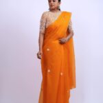 Suma Kanakala Instagram - 🧡 Styled by @stylebyannapurna Collaboration with Outfit @sricouture Jewellery @tantra.brassjewellery Makeup @emraanartistry Hair @koduruamarnath Photography @valmikiramuphotography #sumakanakala #anchorsuma #anchorsumakanakala #kanakalasuma #sunday