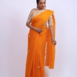 Suma Kanakala Instagram - 🧡 Styled by @stylebyannapurna Collaboration with Outfit @sricouture Jewellery @tantra.brassjewellery Makeup @emraanartistry Hair @koduruamarnath Photography @valmikiramuphotography #sumakanakala #anchorsuma #anchorsumakanakala #kanakalasuma #sunday