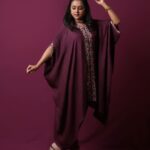 Suma Kanakala Instagram - Your dreams are worth the effort; don’t give up. Styled by @stylebyannapurna Collaboration with Outfit @vrb_collections Jewellery @alluringaccessories.a2 Makeup @madhu_derangula Hair @chinnisrinu_stylist Photography @valmikiramuphotography #sumakanakala #suma #anchorsumakanakala #kanakalasuma #anchorsuma #thursdaythoughts