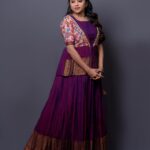 Suma Kanakala Instagram - Embrace the journey; your destination is worth it. styled by @stylebyannapurna Collaboration with Outfit @vrb_collections Jewellery @kaya_online_ Makeup @emraanartistry Hair @koduruamarnath Photography @valmikiramuphotography #sumakanakala #anchorsuma #anchorsumakanakala #kanakalasuma #tuesdaythoughts #tuesday