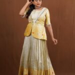 Suma Kanakala Instagram - Good morning fam! Happy Monday…Have a fantastic start to the week ahead! ✨ It’s a super busy day for me today! #excited Styled by @stylebyannapurna Collaboration with Outfit @bullion_knot Jewellery @alluringaccessories.a2 Makeup @emraanartistry Hair @koduruamarnath Photography @valmikiramuphotography #sumakanakala #suma #anchorsuma #anchorsumakanakala #monday #mondaymotivation