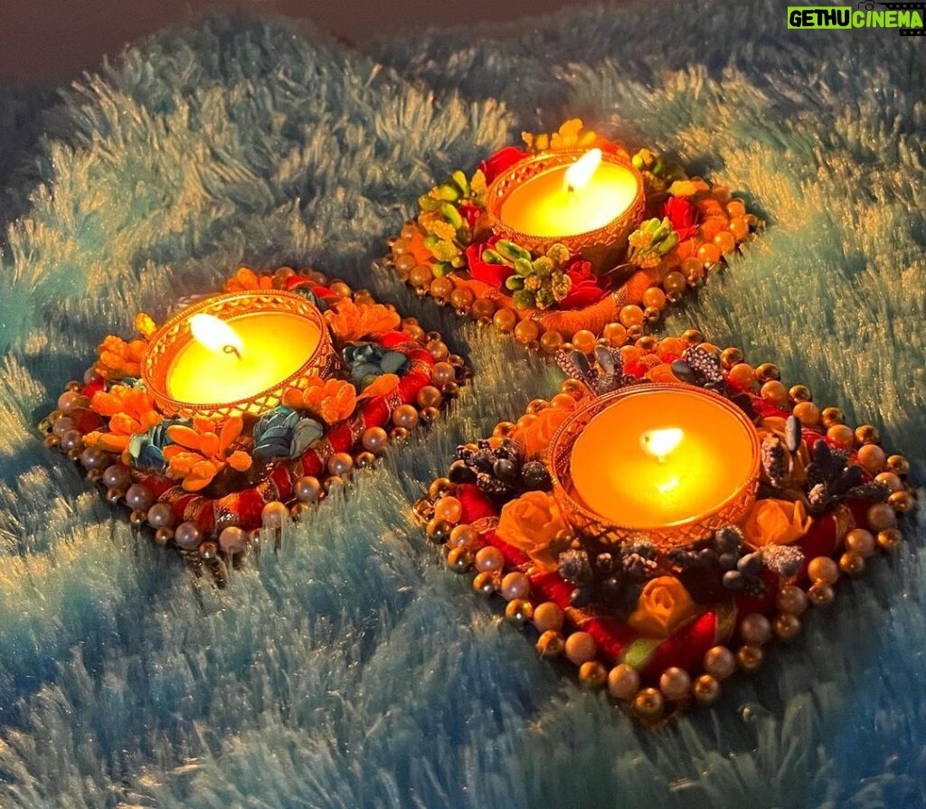 Suman Pattnaik Instagram - Decorative candles ✨ Dm for orders or more details @soranjita_gallery Booking will be confirmed only after payment #diwali #festival #happydiwali #love #diwaligifts #diwalidecorations #diwalidecor #instagram #diwalivibes #cuttack #fashion #lotusdesign #homedecor #candles #photography #festiveseason #art #deepavali #indianfestival #navratri #festivevibes #celebration #diya #diwalihampers #diwalicelebration #odisha #rangoli #handmade #soranjita_gallery Cuttack, Orissa
