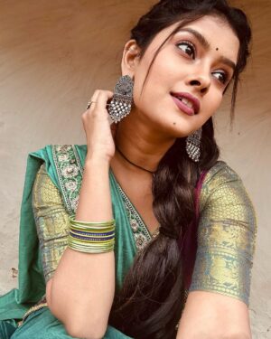 Suman Pattnaik Instagram - Ur “Kalabati” guyzzz😌

Give ur love to Kalabati..do make reels and tag us🩷 

#kalabati 
#odiasong 
#koraput 
#instapost 
#instagram