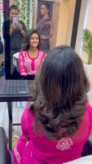 Suman Pattnaik Instagram - Visit today @lakmesalonsaheednagar 
My one stop destination for pampering myself🫶 

#haircut 
#selfpampering 
#sumanpattnaik