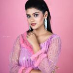 Suman Pattnaik Instagram - I am all ready to take on the world🩷 Makeup 💄:- @booksoflooks Jewellery :- @rental_jewellery_bbsr Outfit 👗:- @fashion_era_boutique Photography :- @storiesbyabinash #barbielook #pinklove #photoshoot #makeup #instagram #instagood #instalike #sumanpattnaik