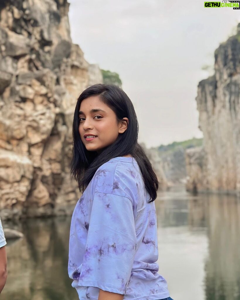 Sumbul Touqeer Khan Instagram - Just realised that I didn’t post anything for my 20th birthday… so here’s an old picture of me looking back at my last 20 years and feeling nothing but grateful for all the opportunities I’ve got ….and now promising myself to be a little selfish , cuz that’s important too😜 Bhedaghat Jabalpur