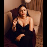 Sumona Chakravarti Instagram - Tossed by the waves, but refuse to sink 🧜🏼‍♀️ For #Umang2023 🫡 Glam team ✨ Styled by @sakshi312 Assisted by @vailanciaaa 📸 by @pehelaggarwal Make up by @rameshpanda.mua Hair by @jueesharda_mua @hairbysharda Outfit by @talkingthreadsofficial @auorstudio Earrings & Kada by @womencode.in Ring - @anantayabymani solikocommunications