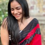 Sumona Chakravarti Instagram – LOYALTY AND RESPECT GOES BOTH WAYS. 
IF THEY DON’T RETURN IT, 
THEY DON’T DESERVE IT.

Finally the last one for this season of #tkss #thekapilsharmashow 
🥻- @ekaafashion.co 
💄- @rameshpanda.mua 
Hair- @hairbysharda 
Stylist- @sacorina 

The beautiful sarees – i will miss you!
Until the next time … 🫶🏼

#sareenotsorry #sareelove
