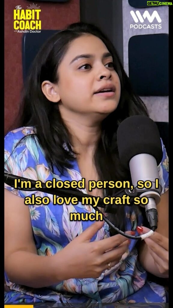 Sumona Chakravarti Instagram - If you have watched Sumona Chakravarti in Comedy Nights with Kapil you would think she is an extrovert and an outgoing person. Do you know Sumona is just the opposite in real life? Share this video with someone who will relate to it. Listen to our full conversation only on @ivmpodcasts. #introvert #conversation #HabitCoach #AshdinDoctor Mumbai, Maharashtra