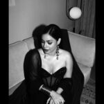 Sumona Chakravarti Instagram - Tossed by the waves, but refuse to sink 🧜🏼‍♀️ For #Umang2023 🫡 Glam team ✨ Styled by @sakshi312 Assisted by @vailanciaaa 📸 by @pehelaggarwal Make up by @rameshpanda.mua Hair by @jueesharda_mua @hairbysharda Outfit by @talkingthreadsofficial @auorstudio Earrings & Kada by @womencode.in Ring - @anantayabymani solikocommunications