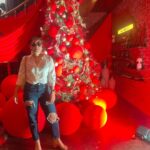 Sumona Chakravarti Instagram - Merry Christmas 🎅🏼🎄✨🤶🏼💚♥️