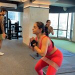 Sumona Chakravarti Instagram - Intensity in every rep, power in every move – @sumonachakravarti owning the workout game with @dimplemangal 's expertise! Join the movement and let the gains begin 💪🏻 . #TheTribe #JoinTheTribe #TheTribeTransformations #transformationjourney #workoutmotivations #movementculture #movementmeditation #movementlifestyle #consistencypaysoff #fitnesstransformations #fitnesstip Mumbai, Maharashtra