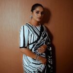 Surabhi Lakshmi Instagram - "Dressed in shades of sophistication. Black, white, and always right. ⚫⚪ #MonochromeMood" Clicks :@ash_fotographs Styling: @rashmimuraleedharan Hair&makeup: @amal_ajithkumar Saree: @silk_mandir Jewellery: @pureallure.in Blouse: @celebrate_clothes_n_crafts