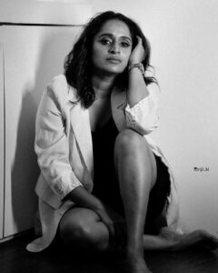 Surabhi Lakshmi Instagram - Coz sometimes life is black & white! Stylist : @styledby_mk_ @mehaka_kalarikkal Photography : @rijil_kl Makeup : @sreegeshvasan_makeupartist Costume : @__eva_97__