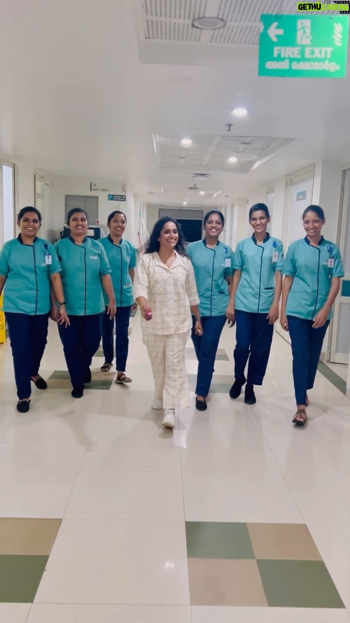 Surabhi Lakshmi Instagram - Just looking like a wow 🧿😂 Mims ലെ എന്റെ മാലാഖ കൂട്ടുകാർ @akhila_p_sivan @anusreenc @monisha_shaju @_sruthy_rajan_ @liya.sara__ @drishyapushkaran @liya_saraa_757 @manishashaju #mimscalicut #nurse #keralanurses #hospitalfun MIMS Hospital
