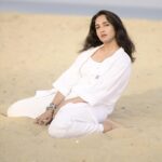Surabhi Santosh Instagram – Isn’t it ironic?🤍

Photographer- @anandu._ps 
Jewellery – @labeldesiromance 
Styling- @kavithasantosh29 

#Beachshoot #vypinbeach #sunandsand #seashells #happyvaishu #trends #2023