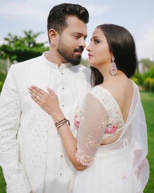 Surabhi Santosh Instagram - Ever Ours 🤍 🎶 
@pranavchandranofficial 

.
.
.

Photography @sk_abhijith 
Lehenga @iktara.in