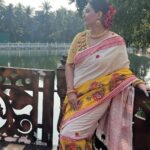 Swastika Mukherjee Instagram – পুজো পুজো আমেজ টা যতদিন ধরে রাখা শীত আর কি ❤️🌺
we spent a memorable #saptami together. On the menu was pandal hopping, super gorgeous lunch and laughs… 
আসছে বছর আবার হবে । 

@totaroychoudhury @sohinisarkar01 I love you too 😘