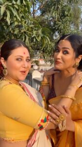 Swastika Mukherjee Instagram - @swastikamukherjee13 তুমি তাকালেই হয়ে যাই বোকা 🌺❤️ . . #réel #pujo #saptami #love