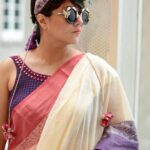 Swastika Mukherjee Instagram - Fourth in the Maayer Sharee series Ganga Jamuna borders in Beguni and Laal on handwoven Bengal Tant ♥️💜 Paired with a beautiful mirror work blouse. Beauty in simplicity. In frame: @swastikamukherjee13 Managed by @lipstickler Styled by @rishabhad Make up: @prosenjit4867 Hair: @mallicknita.bigbi Stills @upaharbiswas Video: @reels_wala_bhaiya_ji Location: Niavara (@ranit.maiti ) Kolkata