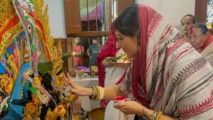 Swastika Mukherjee Instagram - শুভ বিজয়া সবাই কে 🌸🌺
ভালো হোক, আলো হোক।