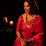 Swastika Mukherjee Instagram - DAIVI Shakti- the great primordial feminine potency responsible for creation, change, destruction, and restoring balance is regarded as the vital cosmic force in Hindu pantheon that attains many forms and names, regulating all our actions. Such is the magnanimity of “Shakti” despite being inconspicuous,SHE makes HER corporeal presence felt through various virtues, emotions, actions of the mortal beings. Jalsaghar Calcutta celebrates Devi’ stuti and its embodiment in all mortal beings as “Shakti Rupena “(strength), “Buddhi Rupena”(intelligence),”Lakshmi Rupena” (prosperity), “Tusti rupena” (contentment) and above all “Matri Rupena” (motherly affection) in its “Daivi” range of jewelleries. দৈবী শক্তি ছাড়া জগতের অস্তিত্ব নেই । যেদিকেই তাকান সেখানেই শক্তির প্রকাশ, ক্ষুদ্রেই হোক বা বৃহৎ এ । এই শক্তিকেই আমরা পূজা করি । কিন্তু প্রশ্ন জাগে , যাকে জানি না তাকে স্বীকার করি কি করে ? শাস্ত্রে তাই এমন কিছু গুণাবলীর কথা চিহ্নিত করে যা মনুষ্যকুল সহ সকল প্রাণীর মধ্যেই বিদ্যমান। তাইই শক্তি । সেগুলির বিকাশের মাধ্যমেই আমরা সাধারণ থেকে অসাধারণ হয়ে উঠি , মানুষ থেকে হয়ে উঠি ' দৈবী ' । আসন্ন শারদ উৎসব কে মাথায় রেখে তাই জলসাঘর ক্যালকাটা এ , 'শক্তি' , ' ' লক্ষী ', ' মাতৃ ' , ' বুদ্ধি ' এবং 'তুষ্টি ' রূপে মানুষেরই ' দৈবী ' সত্ত্বা র উদযাপন । Daivi @swastikamukherjee13 Styling @rabhisek Clicks @sarkardebarshi19 Hair and Makeup @makeup_abhijithchanda Thank you @lipstickler , @dipankar1016