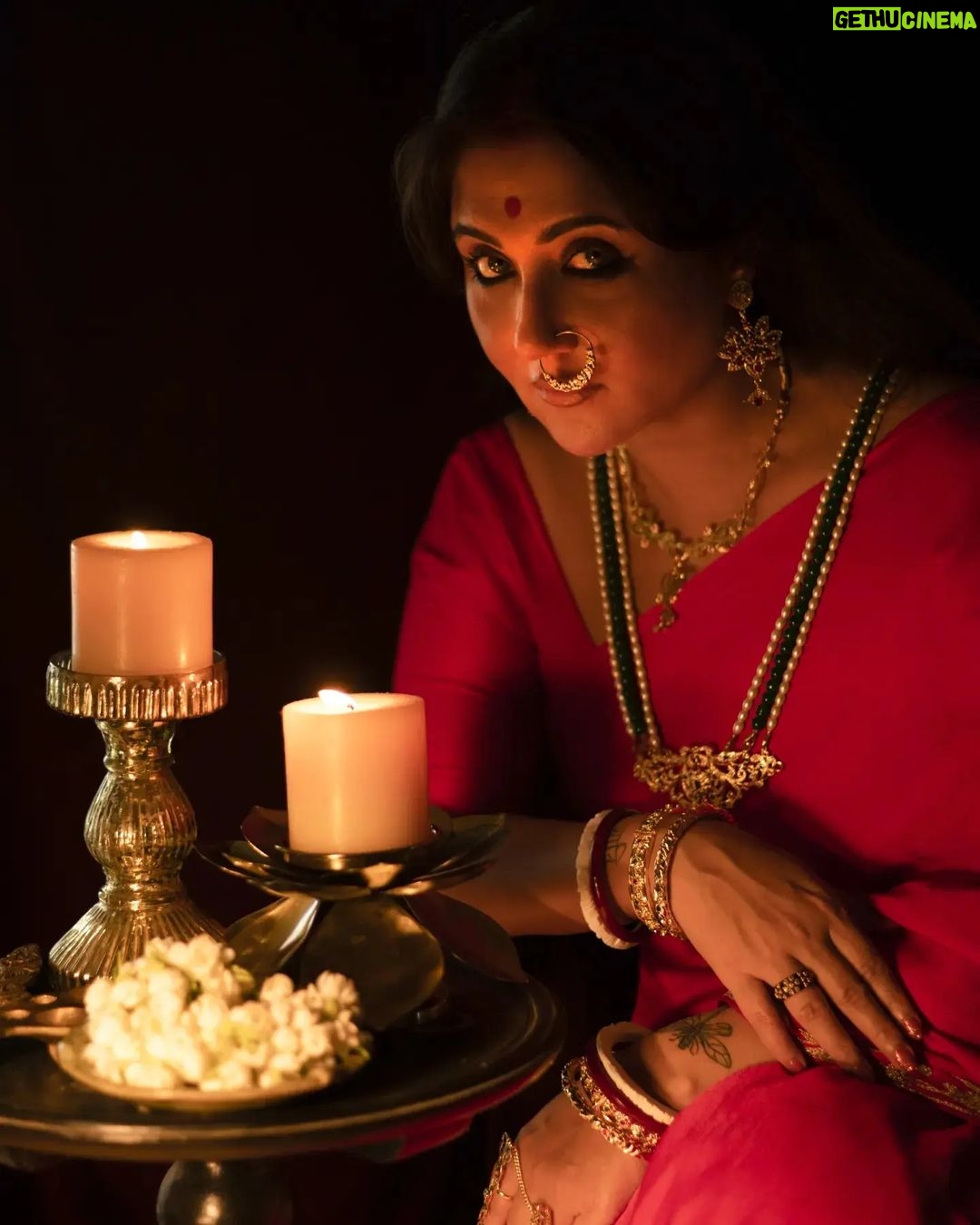 Swastika Mukherjee Instagram - DAIVI Shakti- the great primordial feminine potency responsible for creation, change, destruction, and restoring balance is regarded as the vital cosmic force in Hindu pantheon that attains many forms and names, regulating all our actions. Such is the magnanimity of “Shakti” despite being inconspicuous,SHE makes HER corporeal presence felt through various virtues, emotions, actions of the mortal beings. Jalsaghar Calcutta celebrates Devi’ stuti and its embodiment in all mortal beings as “Shakti Rupena “(strength), “Buddhi Rupena”(intelligence),”Lakshmi Rupena” (prosperity), “Tusti rupena” (contentment) and above all “Matri Rupena” (motherly affection) in its “Daivi” range of jewelleries. দৈবী শক্তি ছাড়া জগতের অস্তিত্ব নেই । যেদিকেই তাকান সেখানেই শক্তির প্রকাশ, ক্ষুদ্রেই হোক বা বৃহৎ এ । এই শক্তিকেই আমরা পূজা করি । কিন্তু প্রশ্ন জাগে , যাকে জানি না তাকে স্বীকার করি কি করে ? শাস্ত্রে তাই এমন কিছু গুণাবলীর কথা চিহ্নিত করে যা মনুষ্যকুল সহ সকল প্রাণীর মধ্যেই বিদ্যমান। তাইই শক্তি । সেগুলির বিকাশের মাধ্যমেই আমরা সাধারণ থেকে অসাধারণ হয়ে উঠি , মানুষ থেকে হয়ে উঠি ' দৈবী ' । আসন্ন শারদ উৎসব কে মাথায় রেখে তাই জলসাঘর ক্যালকাটা এ , 'শক্তি' , ' ' লক্ষী ', ' মাতৃ ' , ' বুদ্ধি ' এবং 'তুষ্টি ' রূপে মানুষেরই ' দৈবী ' সত্ত্বা র উদযাপন । Daivi @swastikamukherjee13 Styling @rabhisek Clicks @sarkardebarshi19 Hair and Makeup @makeup_abhijithchanda Thank you @lipstickler , @dipankar1016