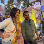 Swastika Mukherjee Instagram - সকাল থেকে রাত অবদি সহস্র মানুষকে চা/কফি খাইয়ে খুশি করেছেন এই দাদা। নন্দন প্রাঙ্গনে কত মানুষ, সিনেমা প্রেমিরা এসেছেন, কতজন এমনি এসেছেন ঘুরতে আর বাকিরা যারা এসছেন #selfie তুলতে, চা/কফি সবার চাই 💕 This year at @kiff__official I have two of my films #bijoyarpore and #matripokhho So along with my team, my friends I was also there, sipping tea, watching films and soaking the vibe. I am not sure who took the video and added music but it reached me and I am happy to share it with you all. যারা আমাদের পাশেই থাকেন তাদের কেও দলে সামিল করা দরকার, একটু আনন্দ share করার জন্য 🤩 Nandan নন্দন