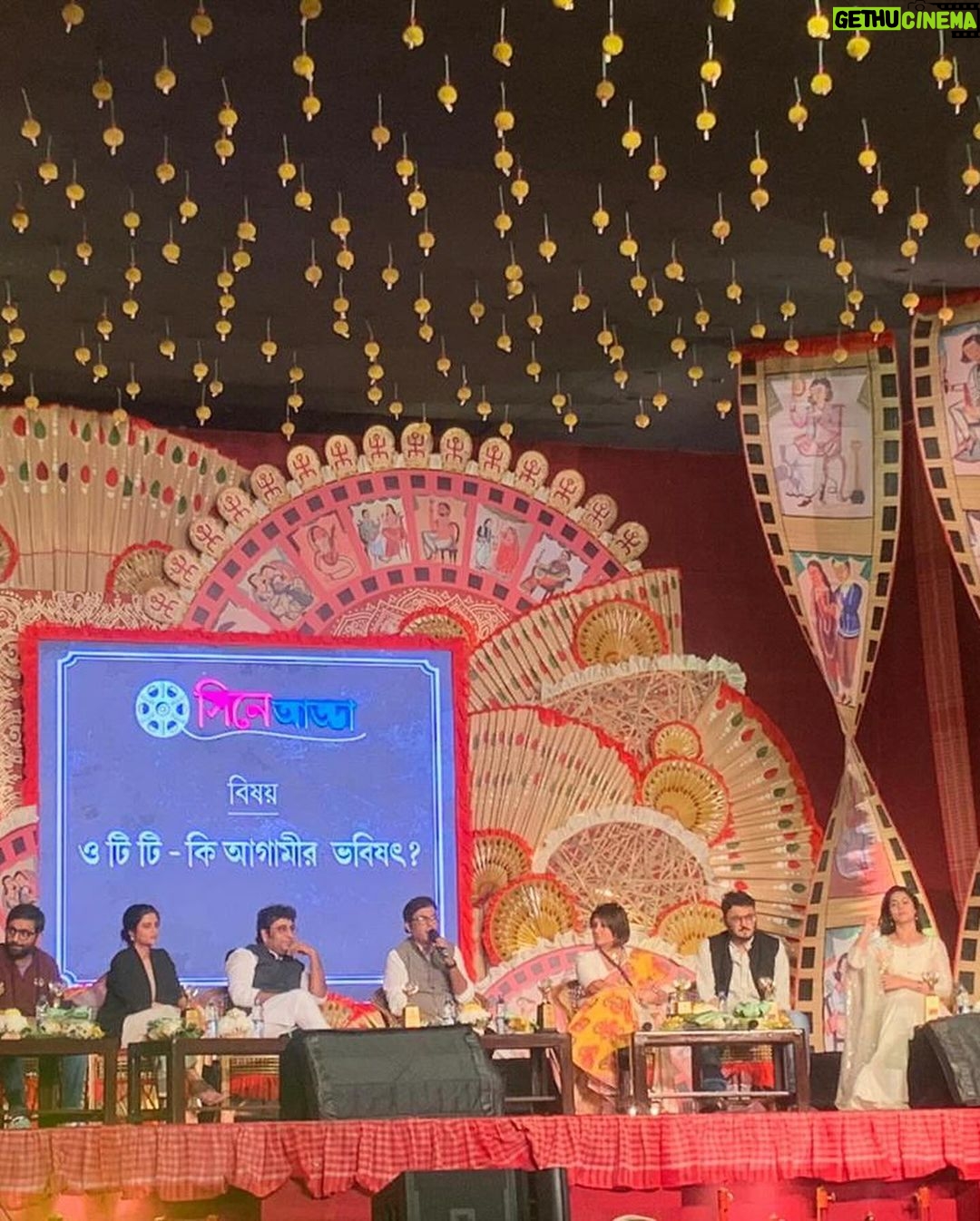 Swastika Mukherjee Instagram - সকাল থেকে রাত অবদি সহস্র মানুষকে চা/কফি খাইয়ে খুশি করেছেন এই দাদা। নন্দন প্রাঙ্গনে কত মানুষ, সিনেমা প্রেমিরা এসেছেন, কতজন এমনি এসেছেন ঘুরতে আর বাকিরা যারা এসছেন #selfie তুলতে, চা/কফি সবার চাই 💕 This year at @kiff__official I have two of my films #bijoyarpore and #matripokhho So along with my team, my friends I was also there, sipping tea, watching films and soaking the vibe. I am not sure who took the video and added music but it reached me and I am happy to share it with you all. যারা আমাদের পাশেই থাকেন তাদের কেও দলে সামিল করা দরকার, একটু আনন্দ share করার জন্য 🤩 Nandan নন্দন