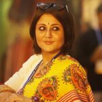 Swastika Mukherjee Instagram - সকাল থেকে রাত অবদি সহস্র মানুষকে চা/কফি খাইয়ে খুশি করেছেন এই দাদা। নন্দন প্রাঙ্গনে কত মানুষ, সিনেমা প্রেমিরা এসেছেন, কতজন এমনি এসেছেন ঘুরতে আর বাকিরা যারা এসছেন #selfie তুলতে, চা/কফি সবার চাই 💕 This year at @kiff__official I have two of my films #bijoyarpore and #matripokhho So along with my team, my friends I was also there, sipping tea, watching films and soaking the vibe. I am not sure who took the video and added music but it reached me and I am happy to share it with you all. যারা আমাদের পাশেই থাকেন তাদের কেও দলে সামিল করা দরকার, একটু আনন্দ share করার জন্য 🤩 Nandan নন্দন