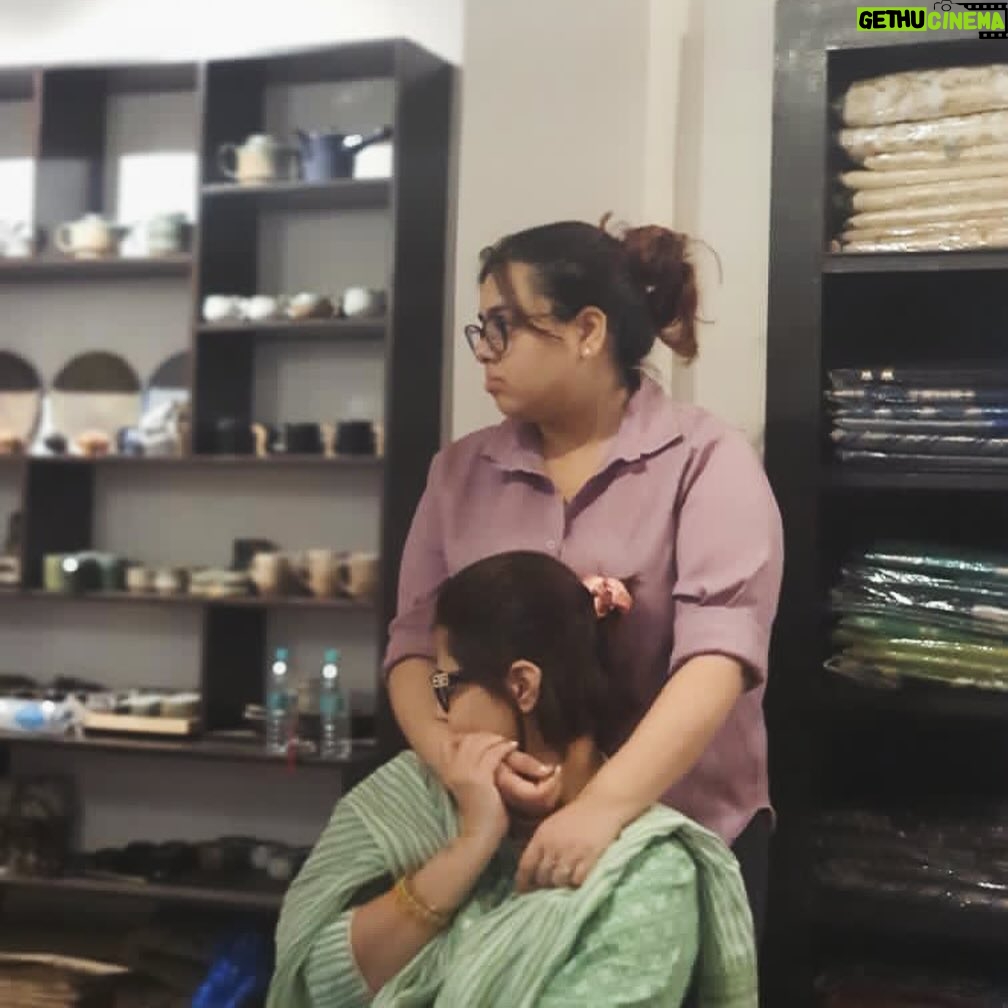 Swastika Mukherjee Instagram - december afternoons 💕 . thank you beautiful @upaharbiswas for the clicks. In a world full of fake candids we got lucky with some real ones. Bohurupi santiniketan