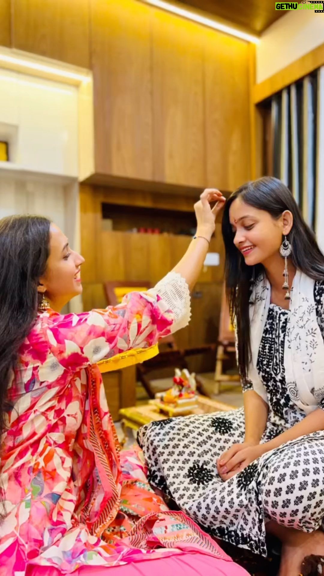 Tamanna Vyas Instagram - Is it necessary that only brother can protect you I have a sister who protects me from all sorts of negativity since my birth Happy rakshabandhan