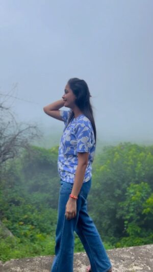 Tamanna Vyas Instagram - All we have is now 😇🤞 

#nature #green #naturephotography #mountains #clouds #odisha ##odishabyroad #travelgram #travelreels #reels #travelgirl #travelling #odishatravel #tamanna