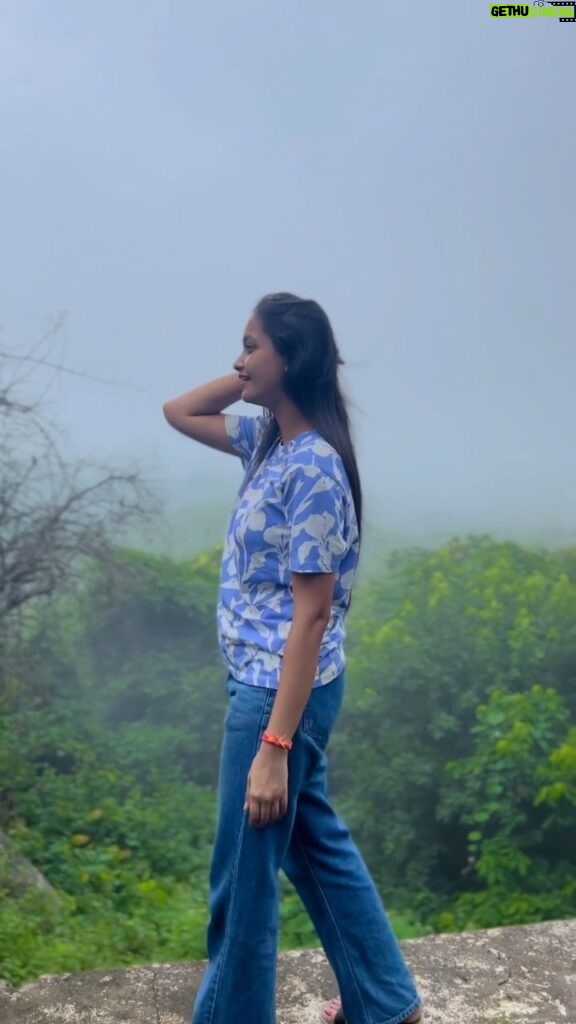Tamanna Vyas Instagram - All we have is now 😇🤞 #nature #green #naturephotography #mountains #clouds #odisha ##odishabyroad #travelgram #travelreels #reels #travelgirl #travelling #odishatravel #tamanna