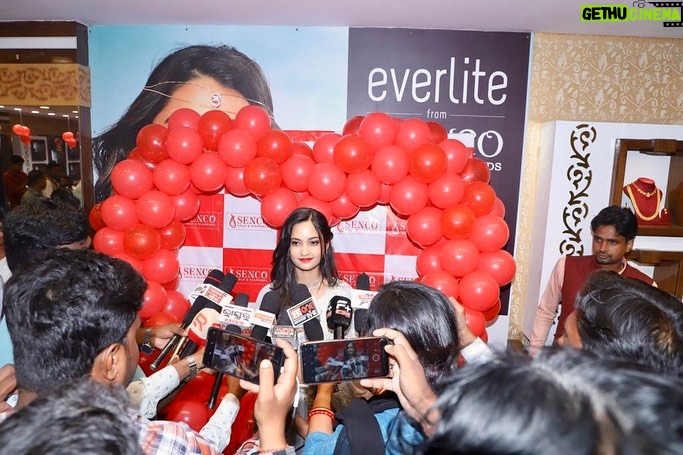 Tamanna Vyas Instagram - From the opening ceremony of Senco Gold And Diamonds-Jajpur Road π€ Wearing - @labelprieya Jewellery- @sencogoldanddiamonds #sencogoldanddiamonds #openingceremony #grandopening #jajpurroad #tamanna #tamannavyas Jajpur Road, Odisha