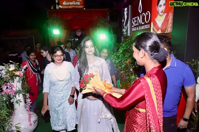 Tamanna Vyas Instagram - From the opening ceremony of Senco Gold And Diamonds-Jajpur Road π€ Wearing - @labelprieya Jewellery- @sencogoldanddiamonds #sencogoldanddiamonds #openingceremony #grandopening #jajpurroad #tamanna #tamannavyas Jajpur Road, Odisha