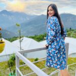 Tamanna Vyas Instagram - If you keep searching for everything beautiful in this world ❤️ you will eventually become it 😗✌🏻 #mountains #snow #destination #traveling #travelphotography #utrakhand #guptakashi #travelgram #travelgirl #sunrise #sunrisephotography #tamanna #tamannavyas @whiteheavencamps