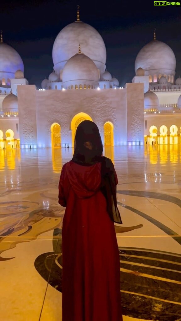 Tamanna Vyas Instagram - ʾanta lasta waḥīdan 🤍 #grandmousque #grandmosqueabudhabi #mosque #grandmosque #uae #uaelife #abudhabi #abudhabilife #travel #abudhabireels #reelsvideo #reels #travelreels #destination #vaccation #travelgram #travelgirl #actress #tamanna #tamannavyas Grand Mosque - Abu Dhabi, UAE