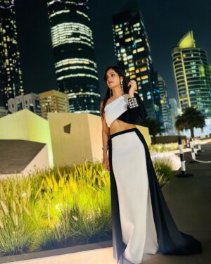 Tamanna Vyas Instagram - Bright lights & Abu Dhabi skies 💫 

Wearing- @chicvogueofficial 
Mua - @m_a_k_e_u_p___b_y___n_i_k_k_y 

#abudhabi #abudhabilife #abudhabiblogger #abudhabitravel #uae #fashion #fashionstyle #designer #designeroutfit #makeup #abudhabilifestyle #actress #tamanna #tamannavyas