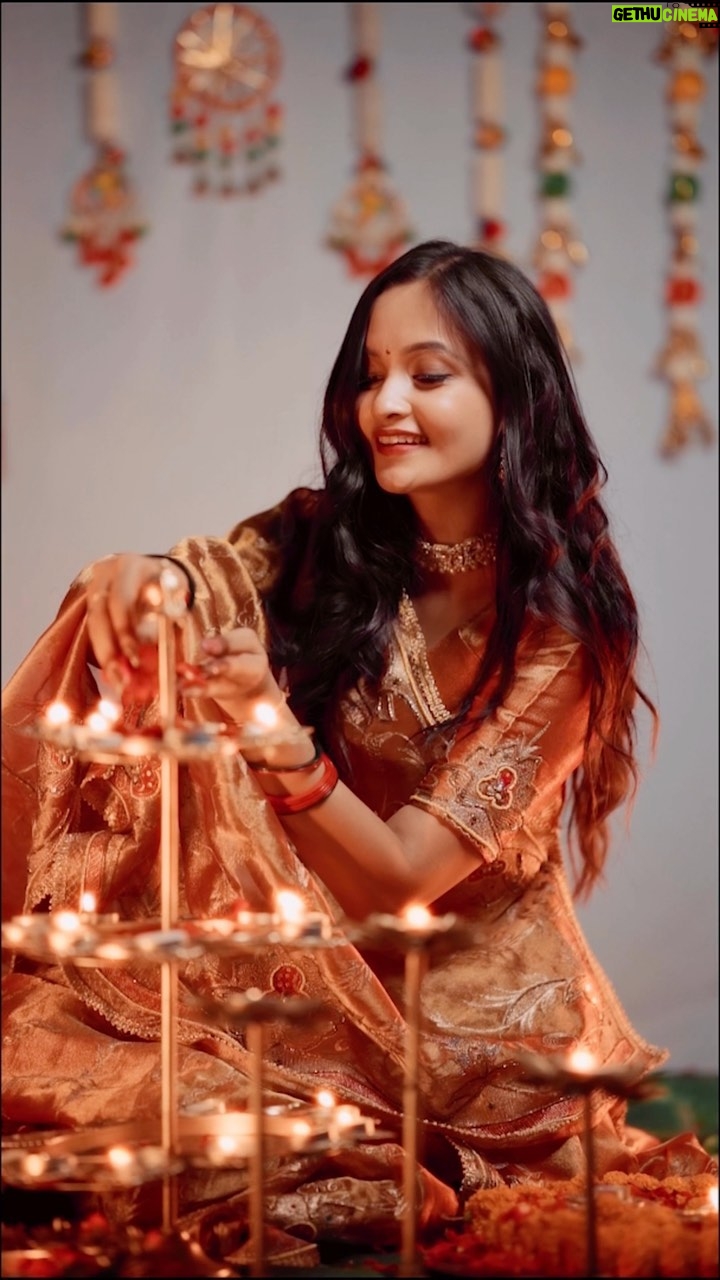 Tamanna Vyas Instagram - Mere Ram ji Aayenge 🪔😇 Shoot by - @asish_fotography Mua - @ammus_makeup_mantra #deepavali #diwali #diwalivibes✨ #diya #ramayenge #jaishriram #shriram #lights #frstivaloflights #festiveseason #photography #diwali #tamanna #tamannavyas