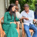 Tamanna Vyas Instagram - The one who made me Michhei Jhia 🤟🏻 Some serious Michha discussion about my future with the Director 🙈 Thank you sir for making this innocent girl The Michhei Jhia 🫶🏻 Watch Michhei Jhia Today evening 6pm on @tarangtv and @tarangplusodisha #michheijhia #michheijhiatitlesong #odiamovie #odiasong #odia #tarangtv #tarangplus #tamanna #tamannavyas